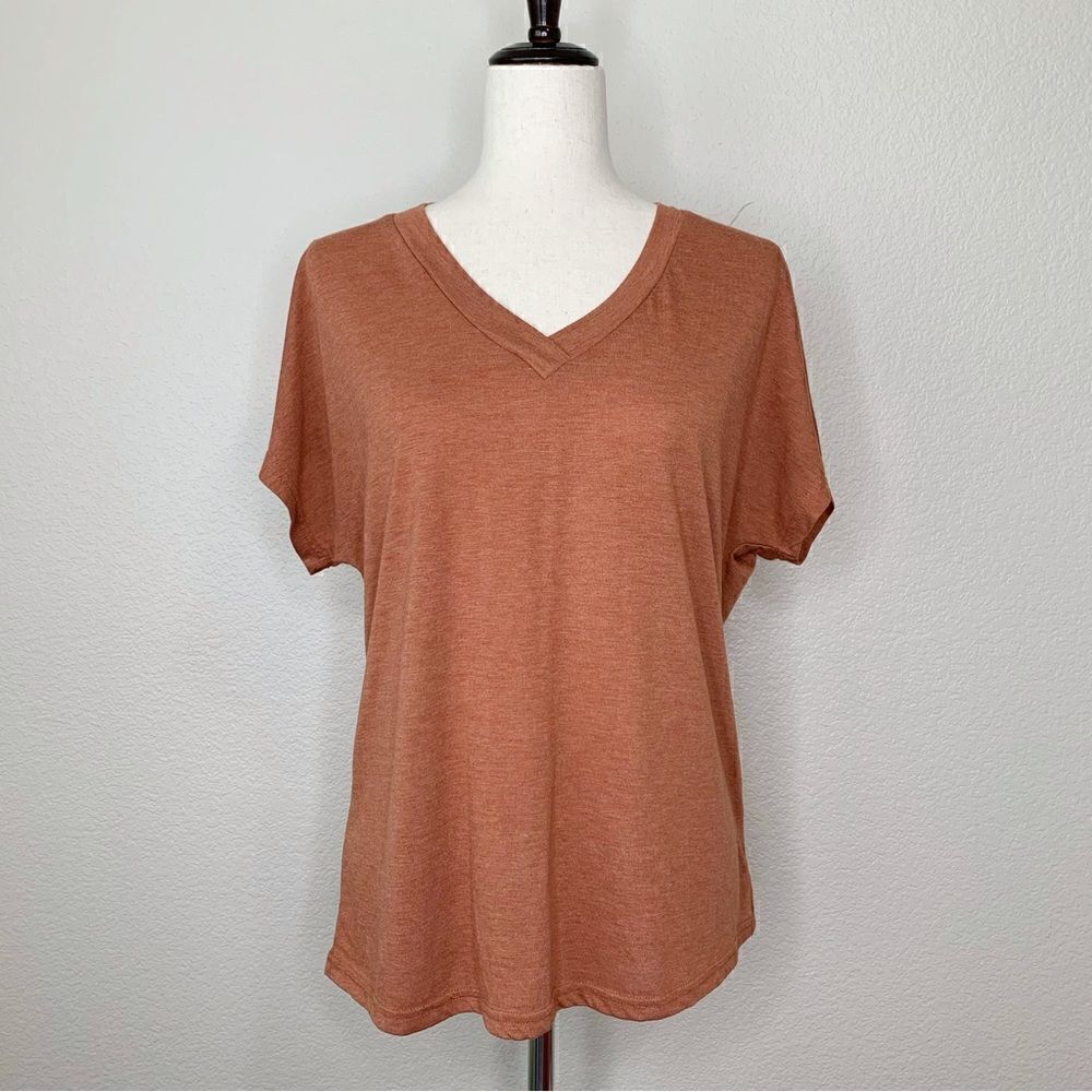 Emery Rose Women’s Size Medium Comfy V-neck Batwing Short Sleeves Tee